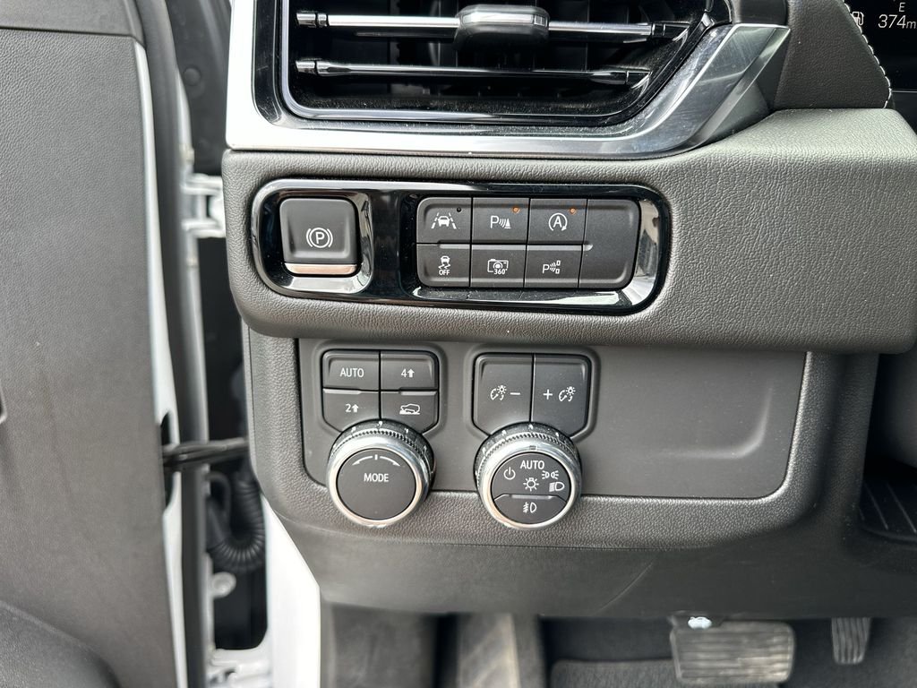 2025 GMC Yukon XL Denali - Photo 18