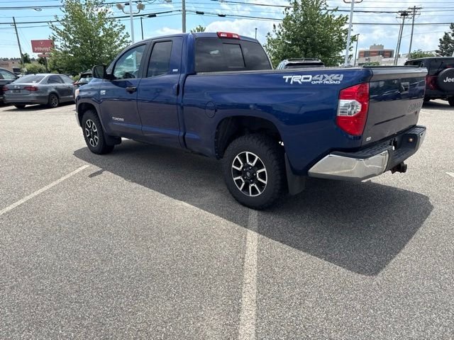 Used 2014 Blue Toyota SR5 image 14
