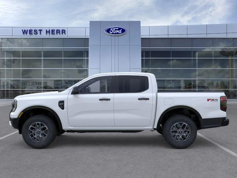 New 2025 Oxford White FORD XLT image 4