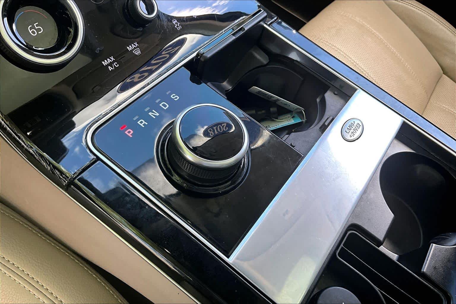 Used 2018 Santorini Black Land Rover S image 17