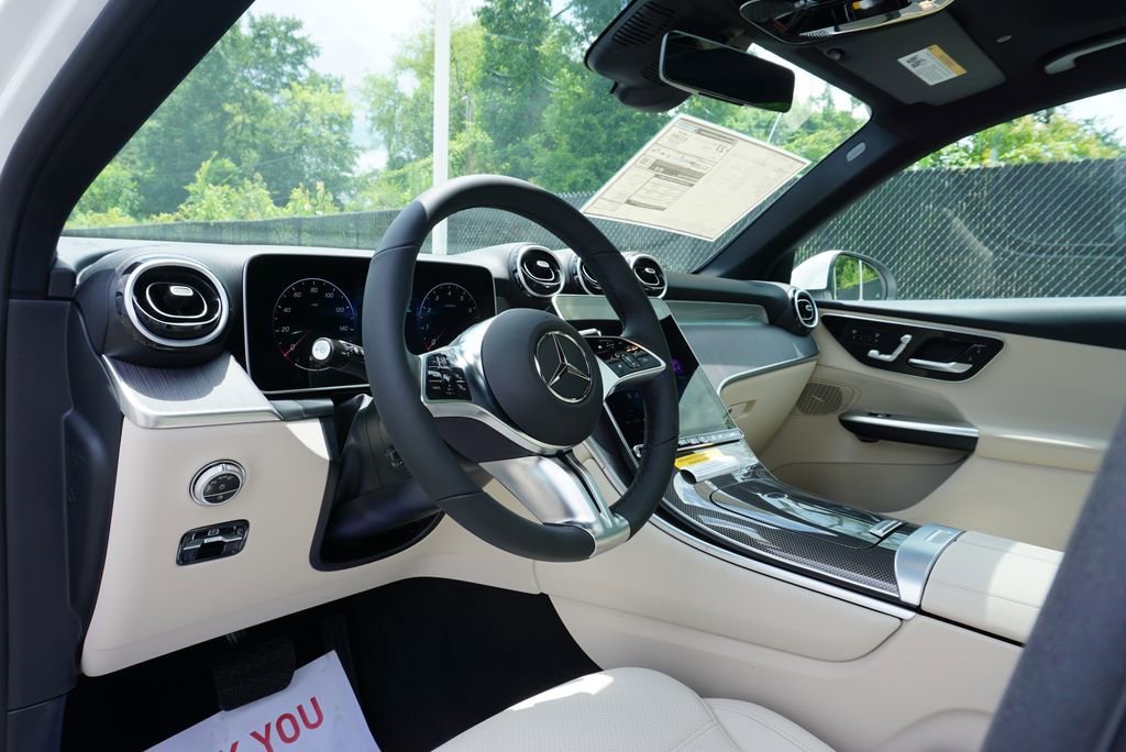 New 2026 Polar White Mercedes-Benz GLC 300 image 31
