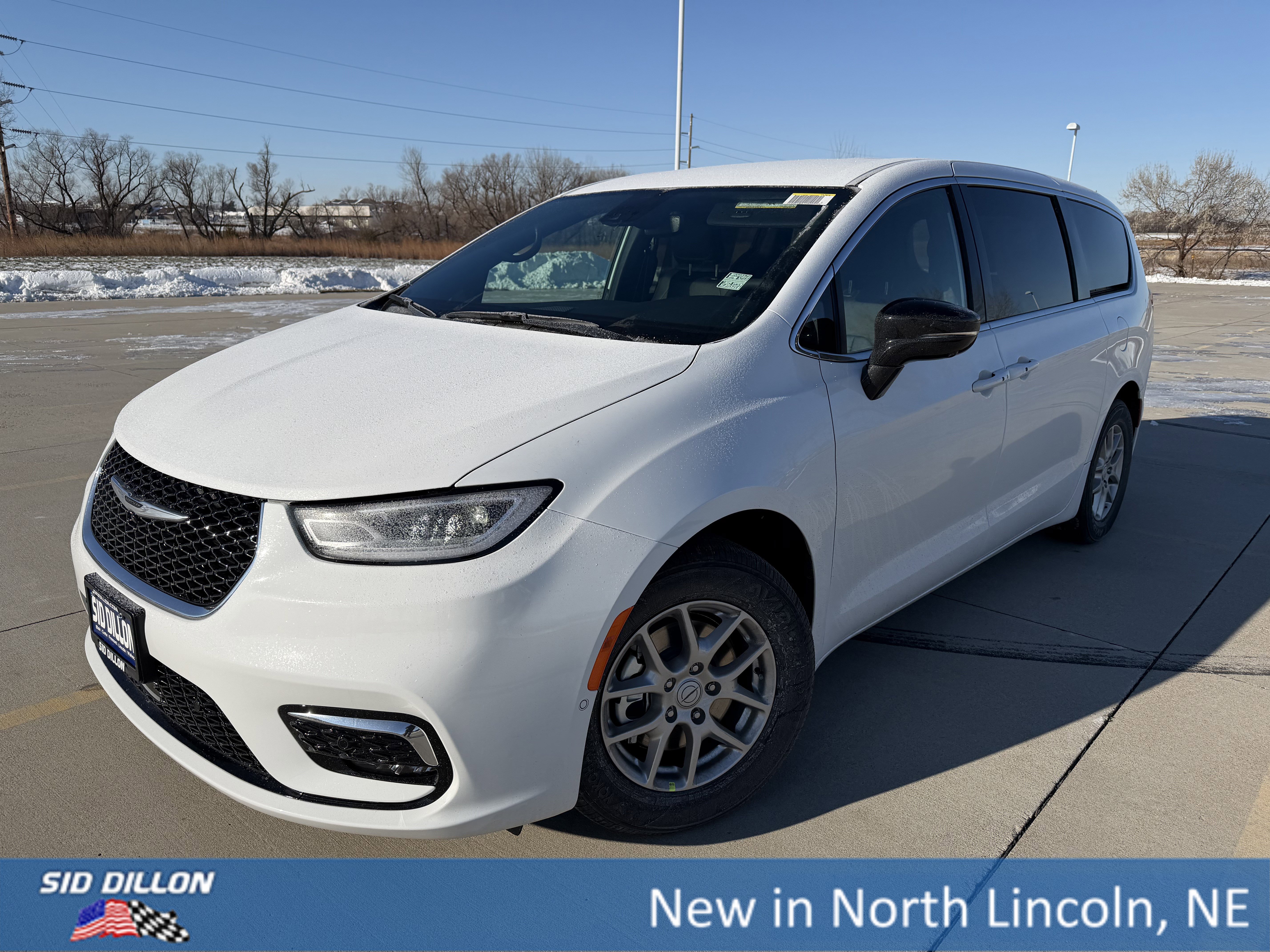 2026 Chrysler Pacifica Select