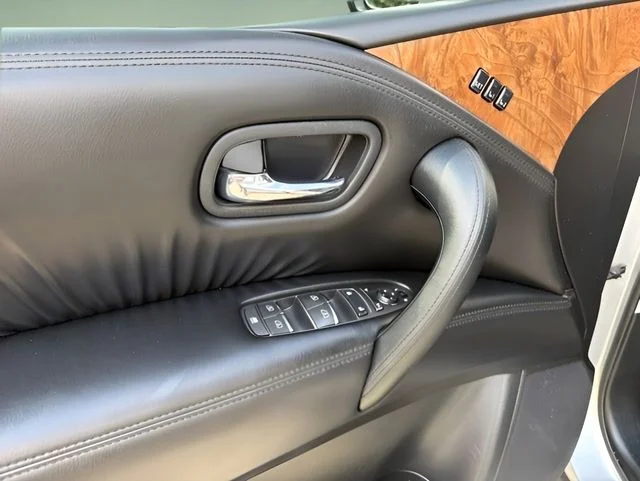 Used 2023 Silver Nissan SL image 20