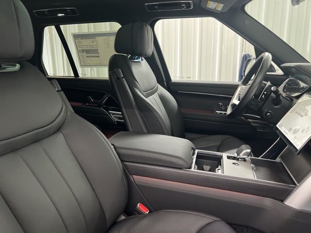Certified Used 2025 Fuji White Land Rover SE image 20