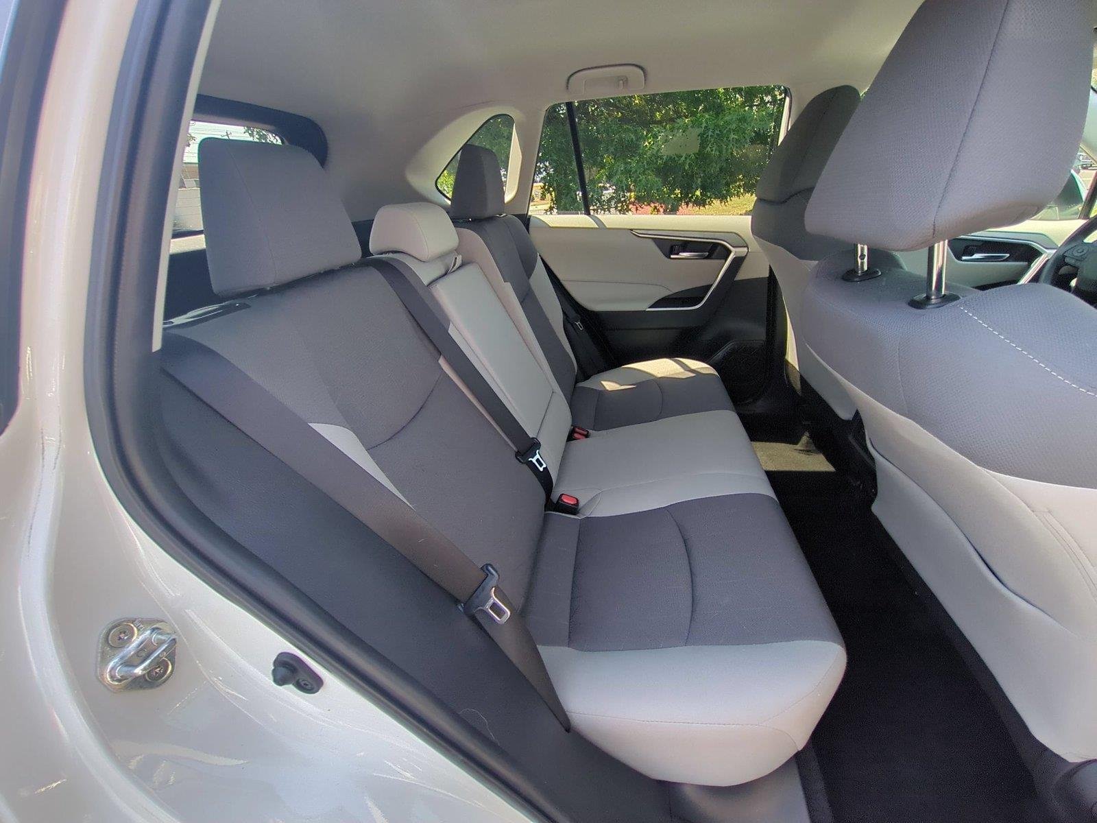 Used 2022 White TOYOTA  image 34