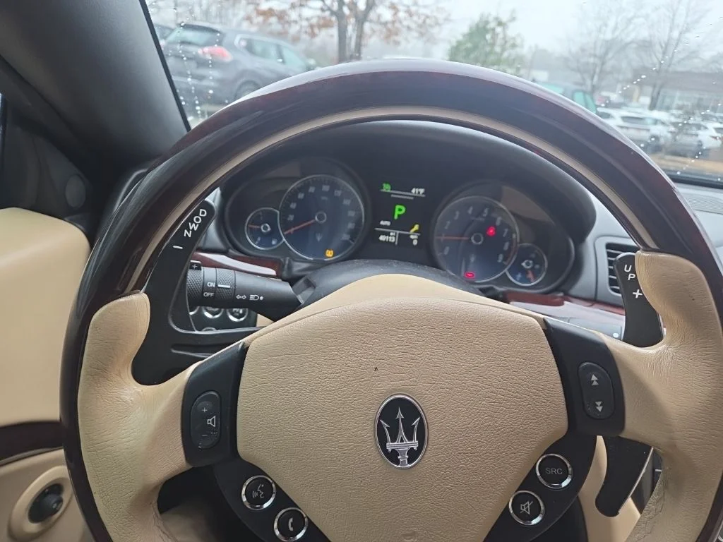 Used 2015  Maserati Base image 12