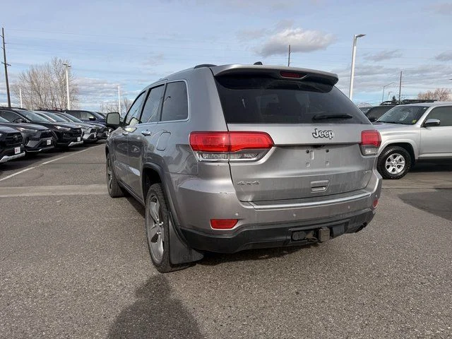 Used 2015 Silver Jeep Limited image 3