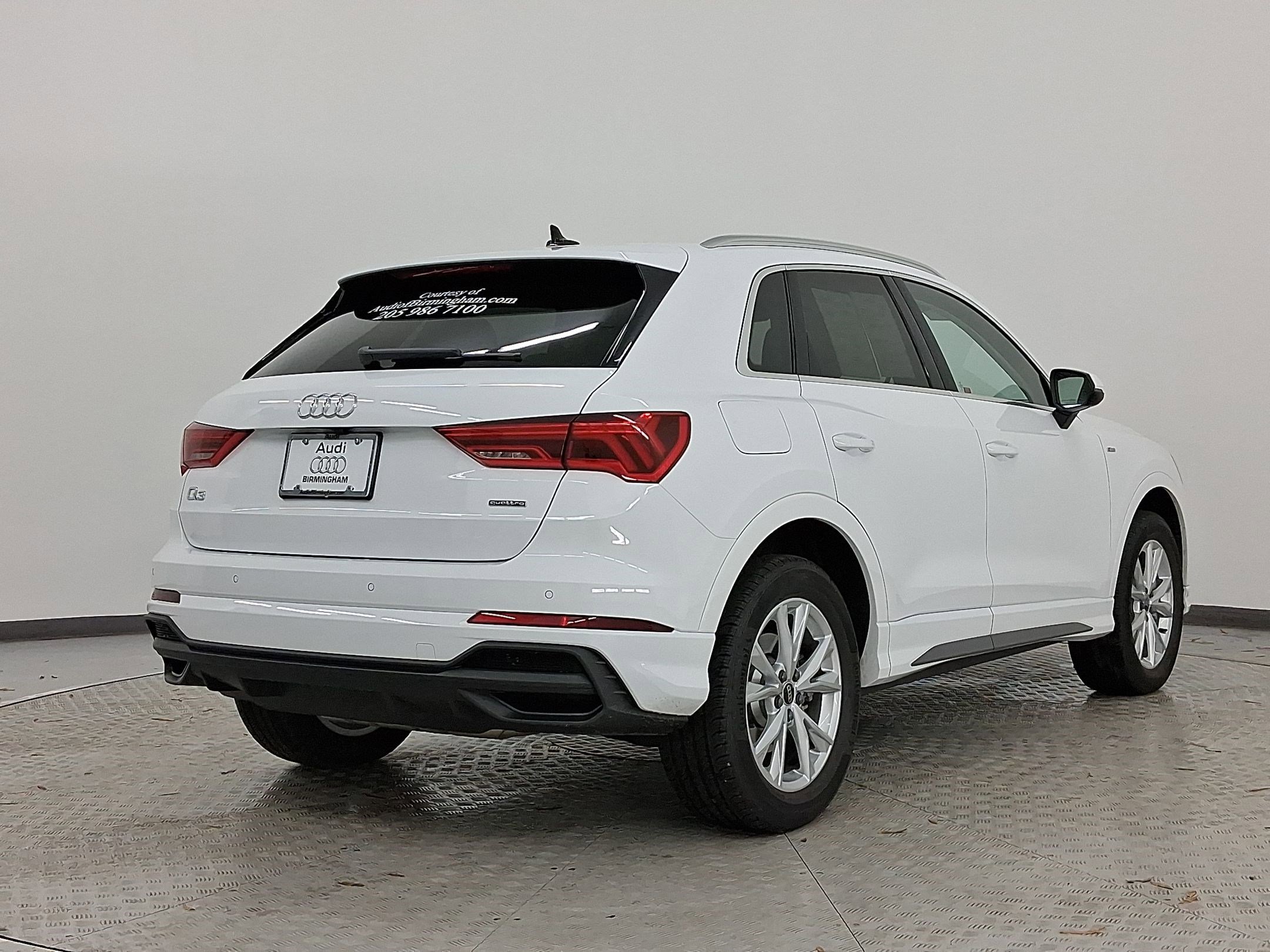 2025 Audi Q3 S line Premium photo 4