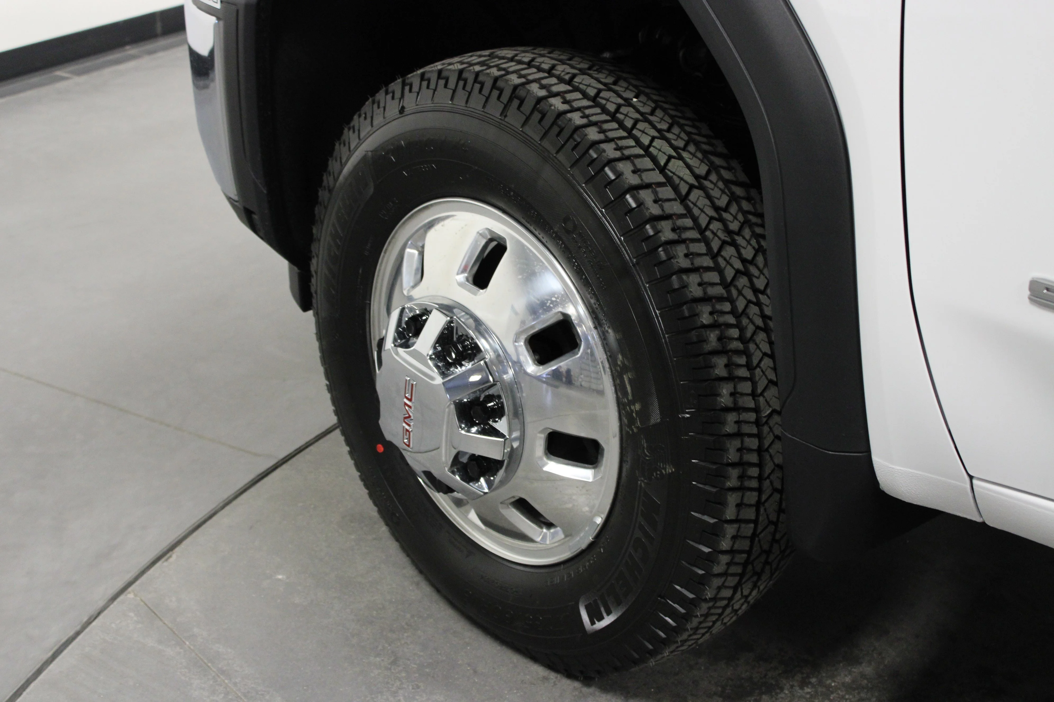 New 2026 Summit White GMC SLE DRW image 10