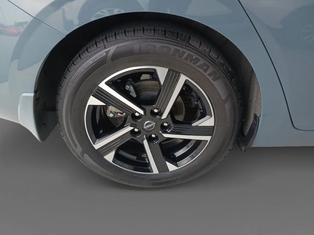 Used 2025 Gray Nissan SV image 10