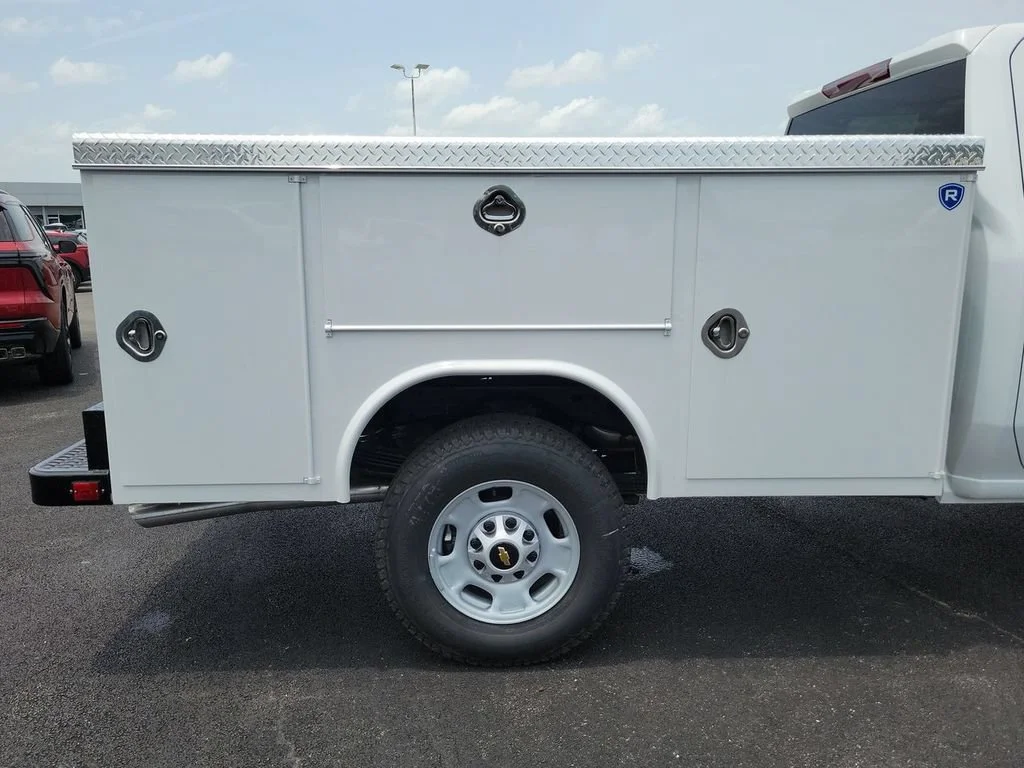 New 2026 Summit White Chevrolet WT image 12