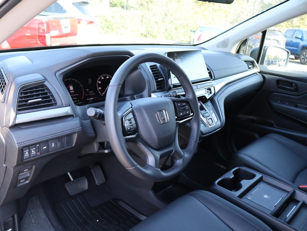 Used 2025  Honda EX-L image 17