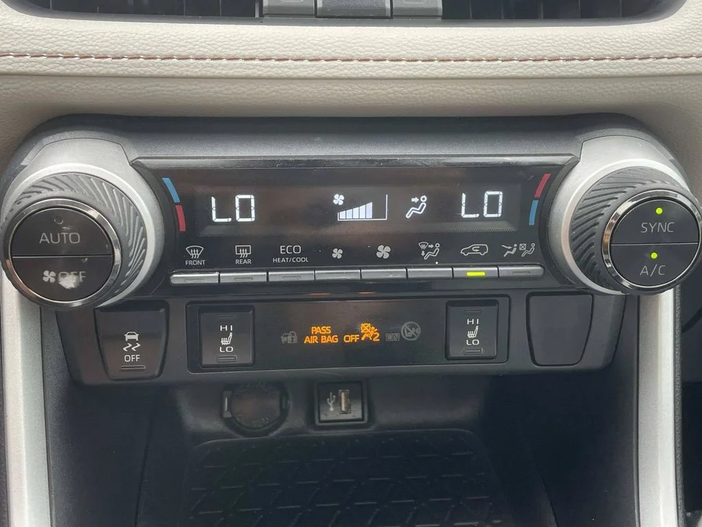Used 2024 Gray Toyota XLE Premium image 40