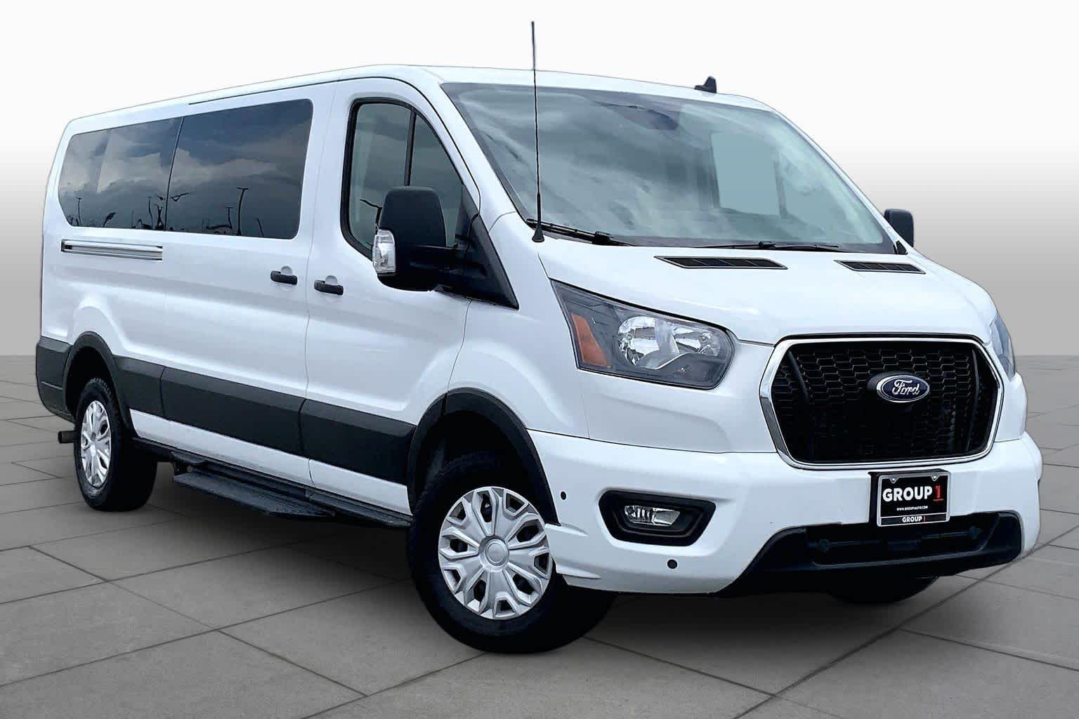 Used 2025 Oxford White Ford XLT image 3