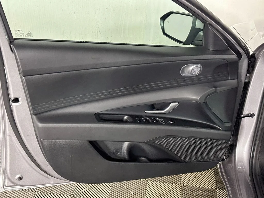 Used 2025 Fluid Metal Hyundai Blue image 10