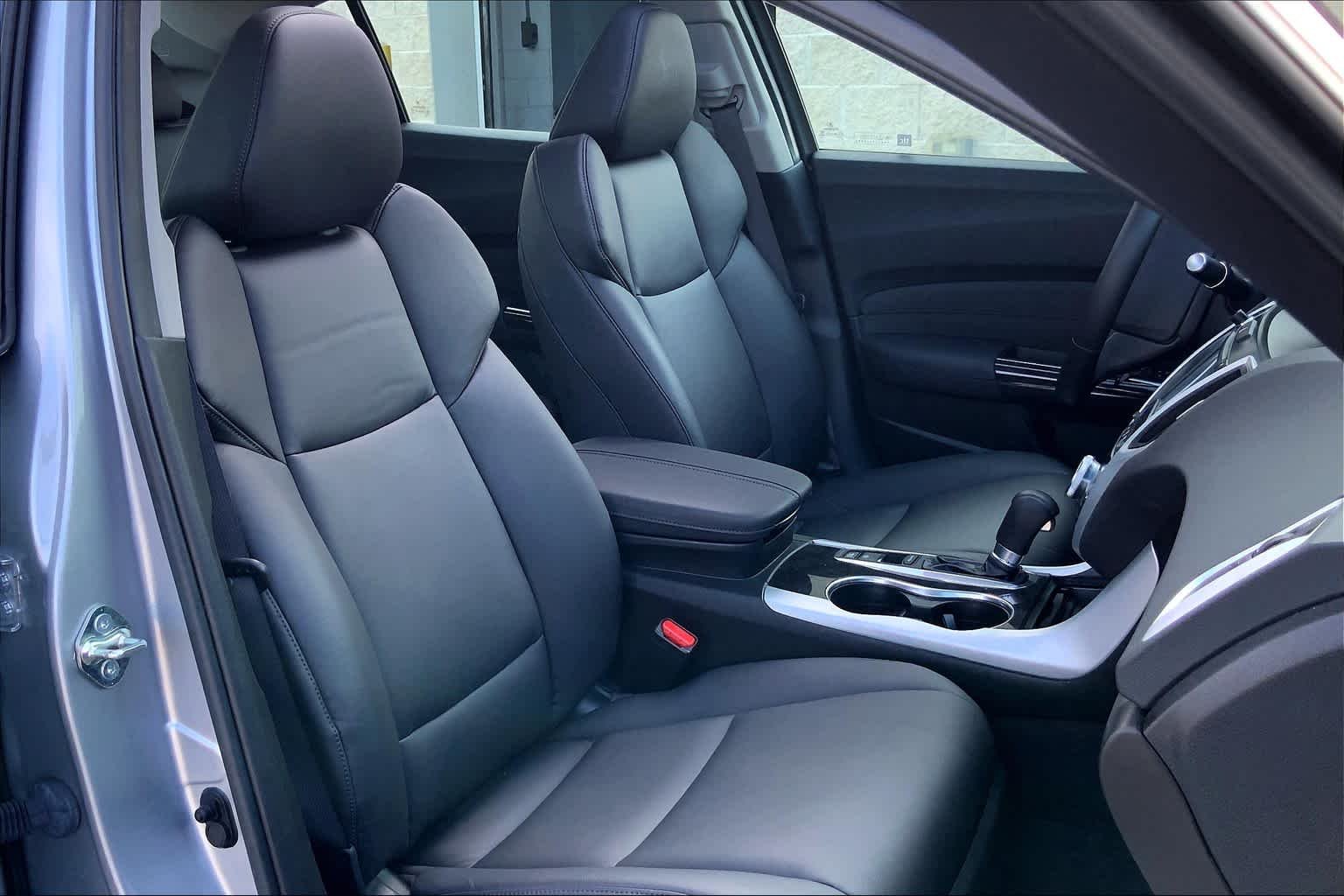 Certified Used 2019 Lunar Silver Metallic Acura  image 9