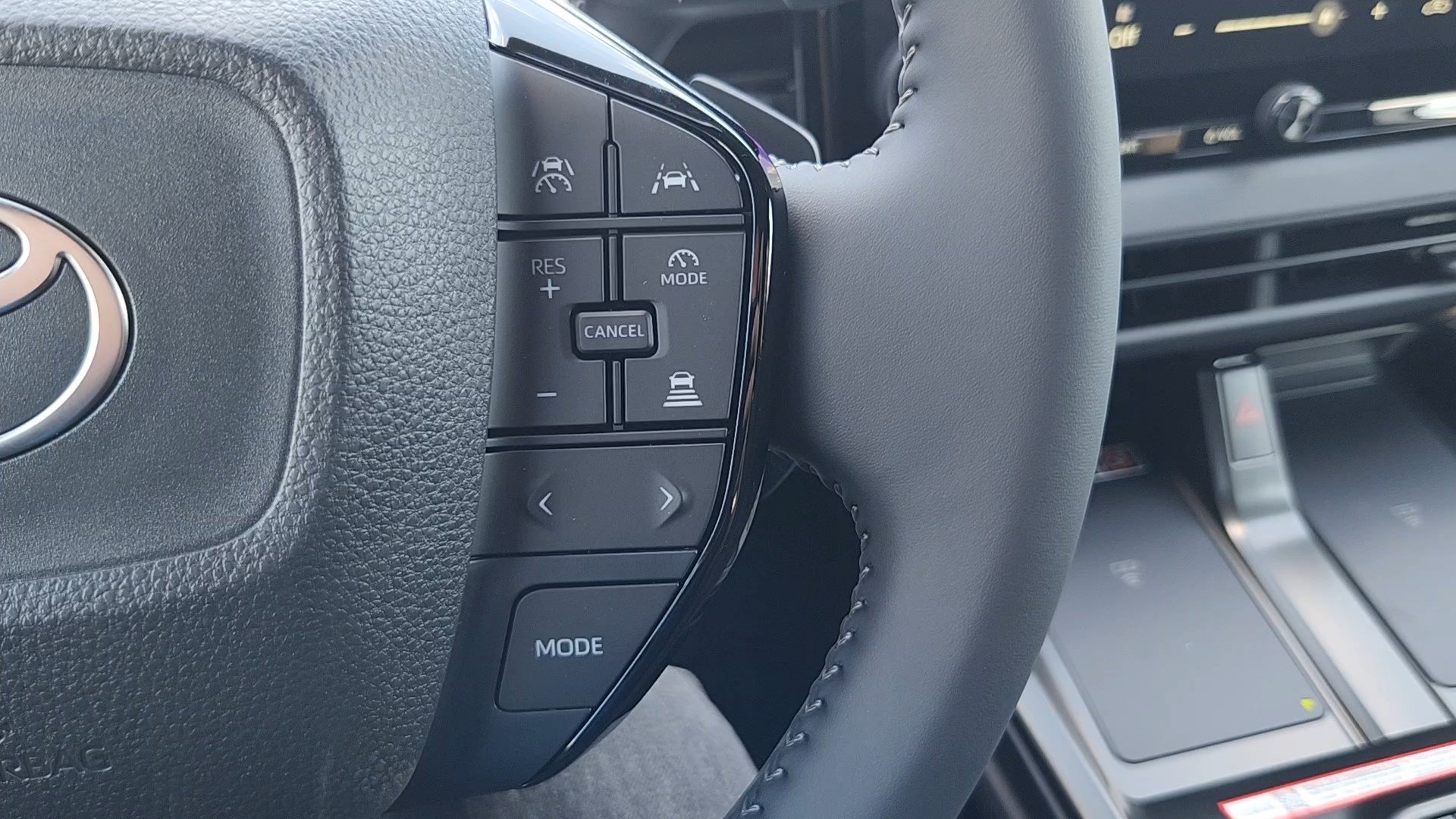2026 Toyota C-HR SE - Photo 12