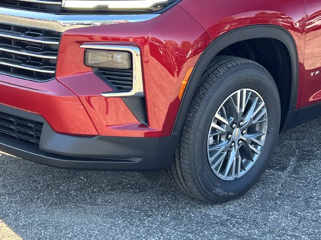 2027 Chevrolet Traverse LT - Photo 7