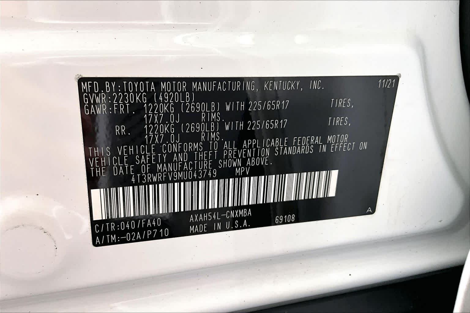 Used 2021 Super White Toyota Hybrid XLE image 37