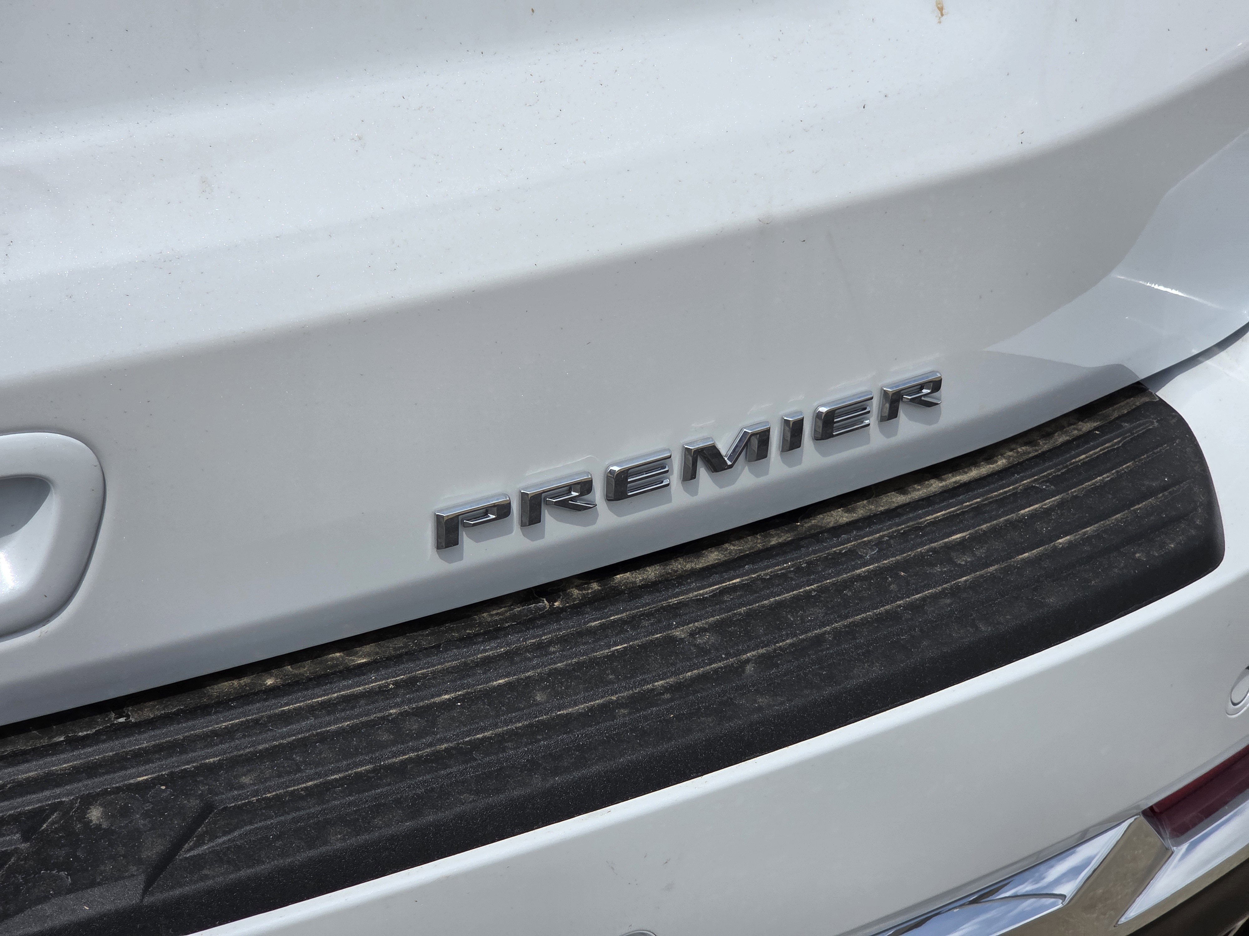 New 2026 Polar White Tricoat Chevrolet Premier image 5