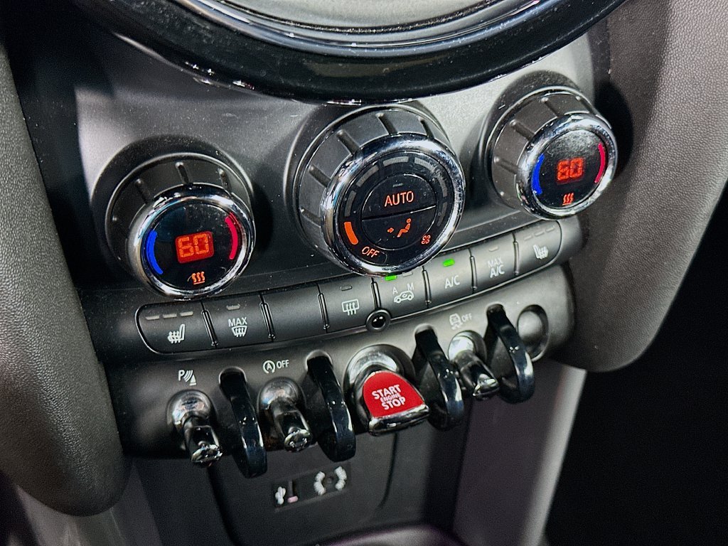 Used 2016 Black MINI Base image 16