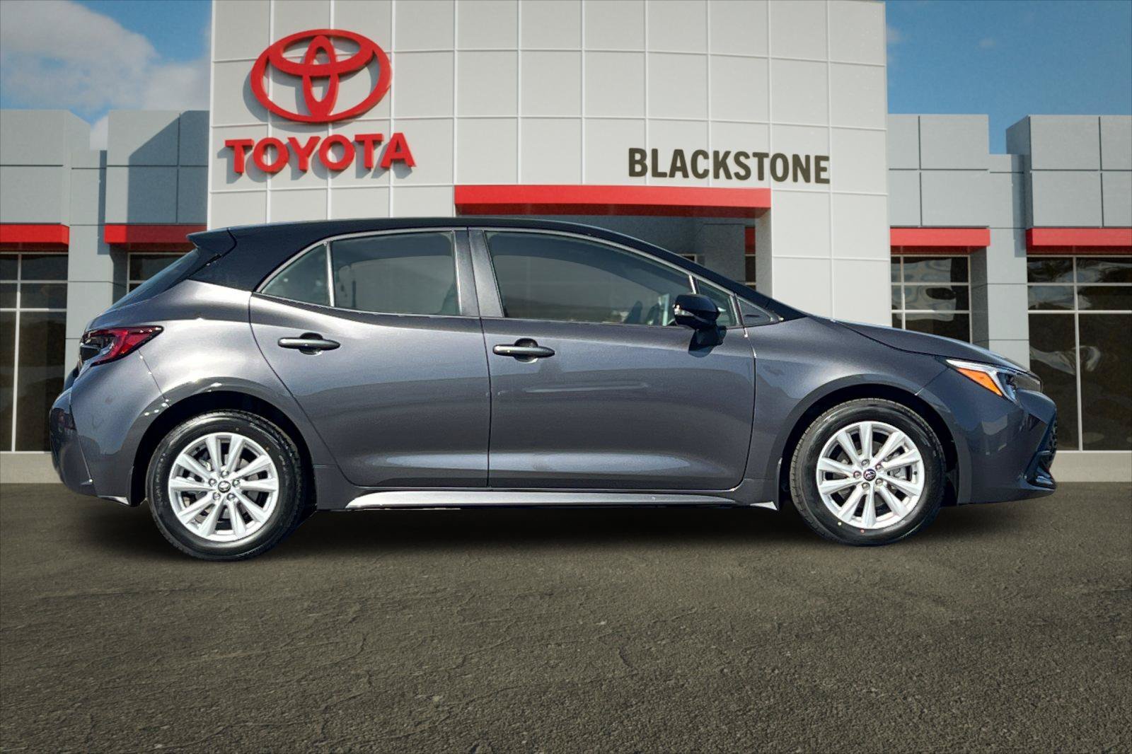 Used 2027 Midnight Black Metallic Toyota SE image 2
