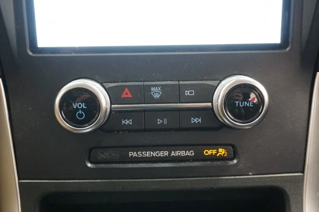 Used 2023 WHITE Ford SE image 34