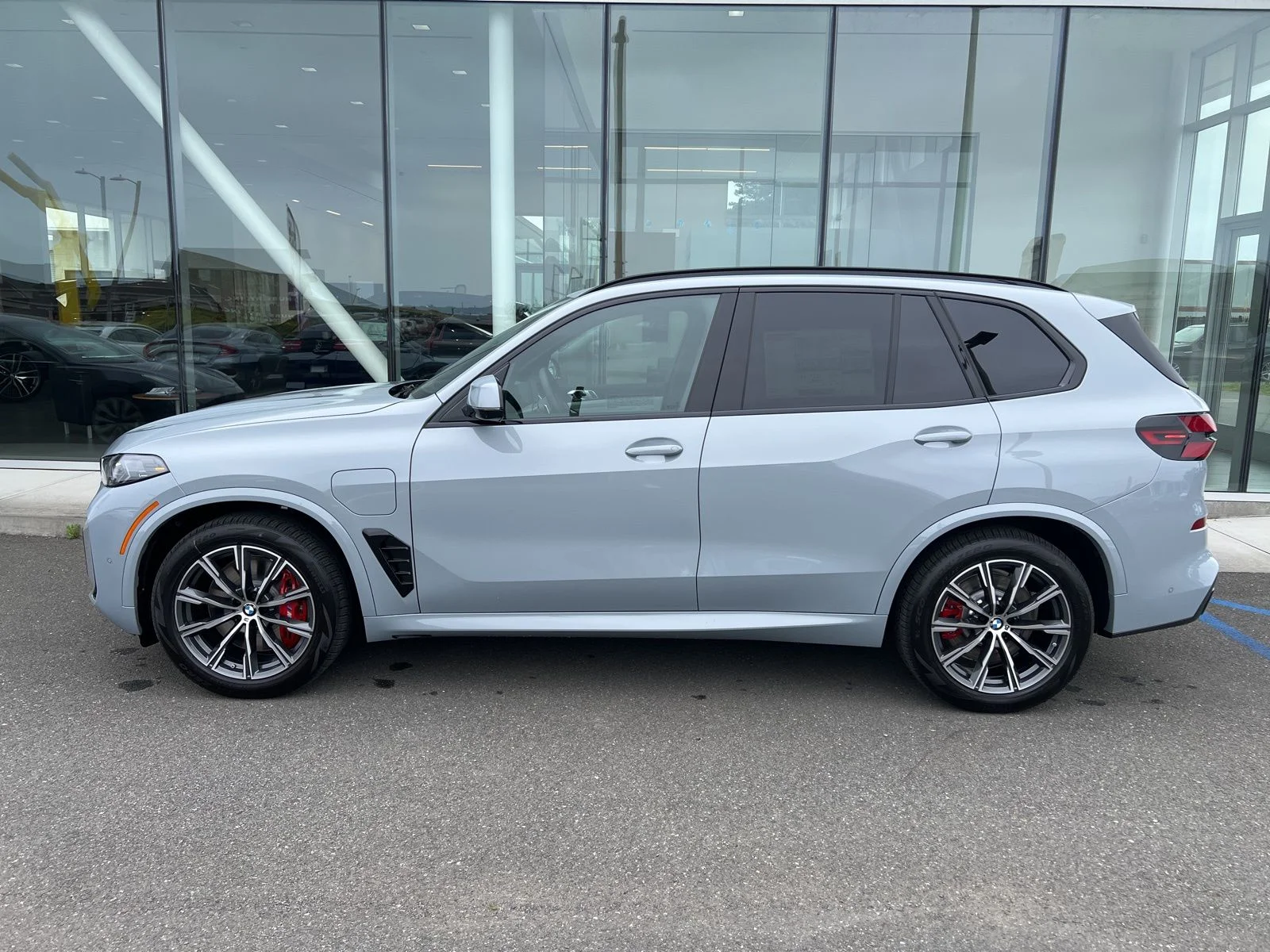 New 2026 Brooklyn Grey Metallic BMW xDrive50e image 5