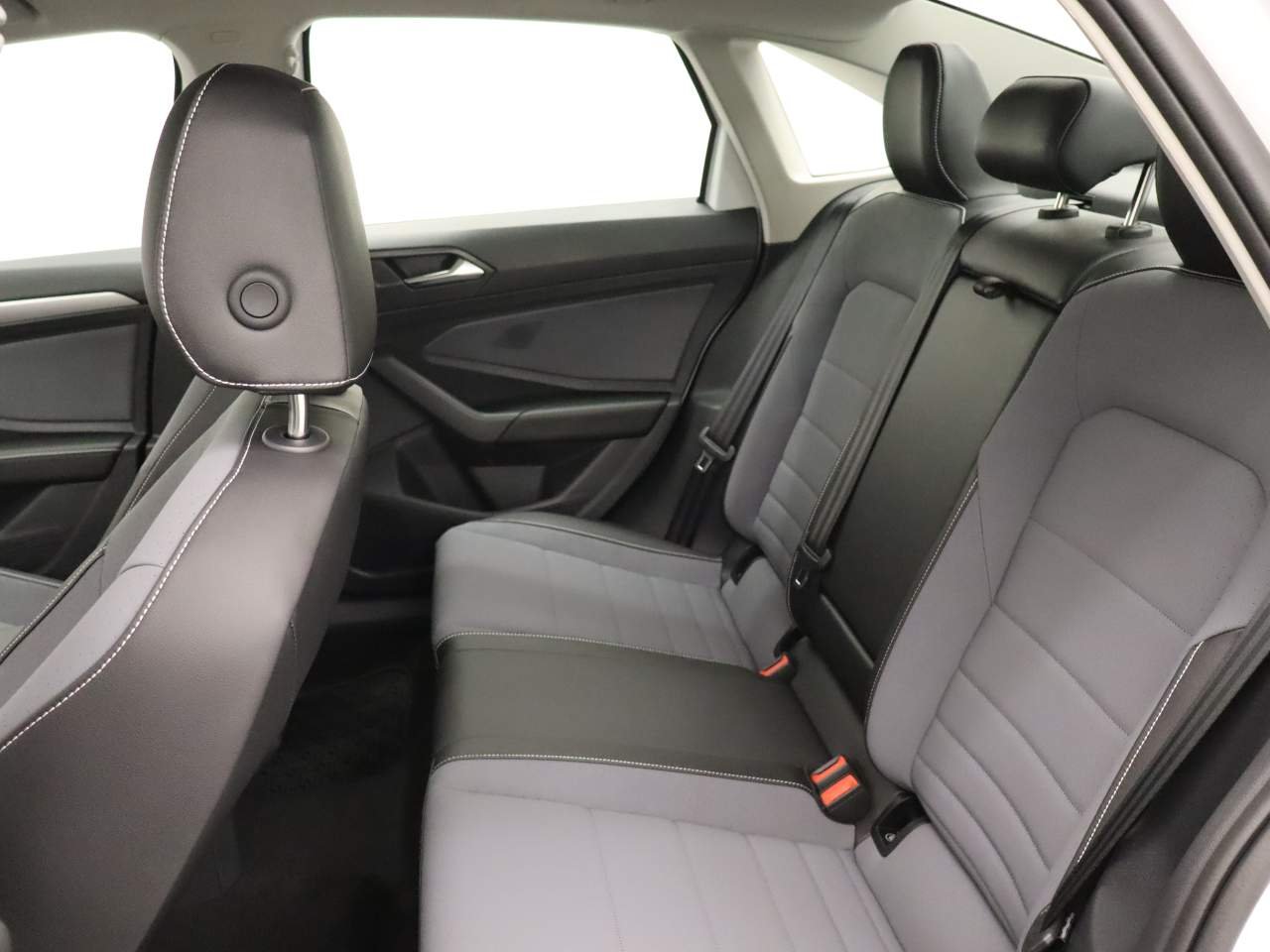 2026 Volkswagen Jetta SE - Photo 15