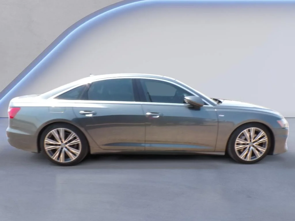 Used 2019 Daytona Gray Pearl Effect Audi Prestige image 3