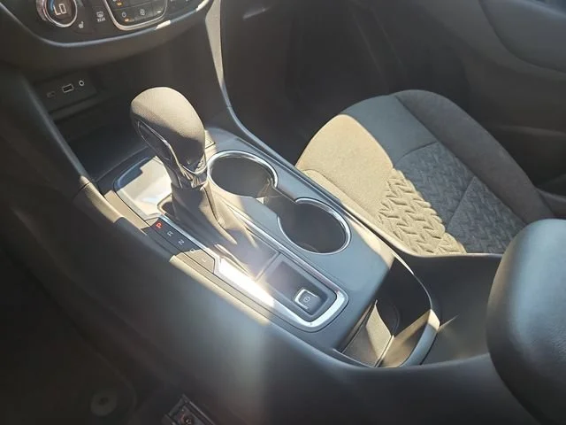 Used 2024 Summit White Chevrolet LT image 23