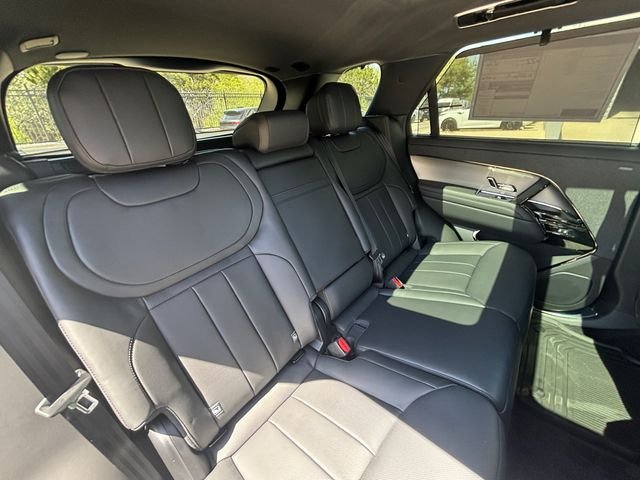 New 2026 Santorini Black Land Rover SE image 17