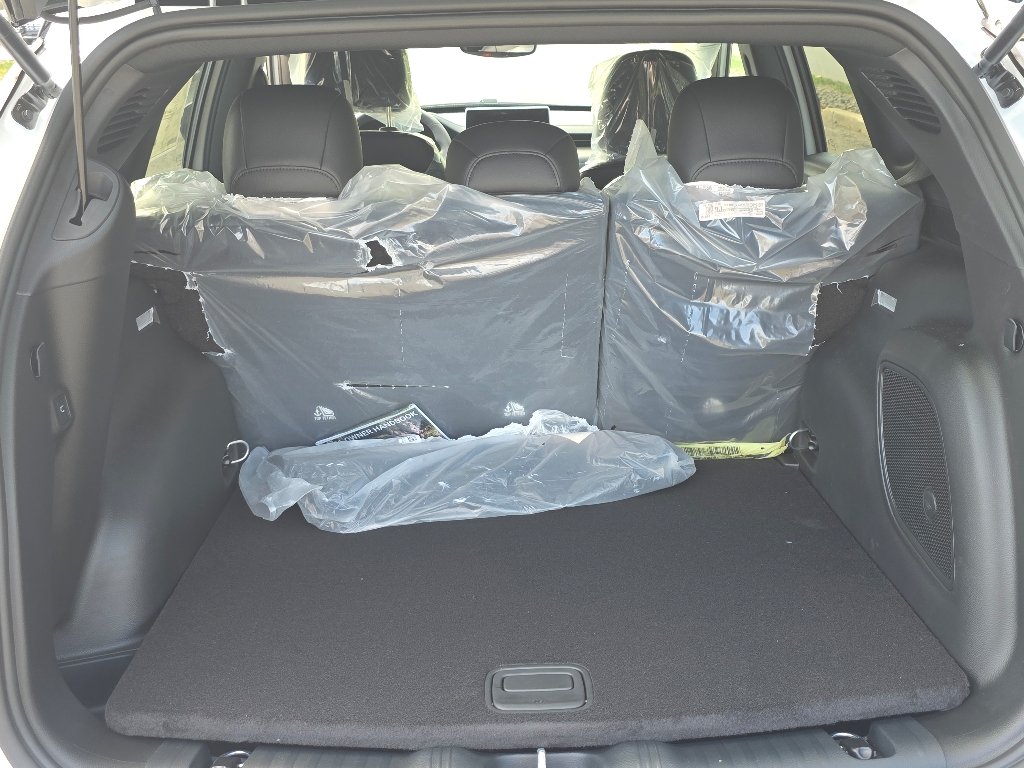 New 2026 Bright White Clear-Coat Exterior Paint Jeep Limited image 4