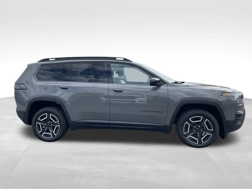 New 2026 Sting-Gray Clear-Coat Exterior Paint Jeep Laredo image 6
