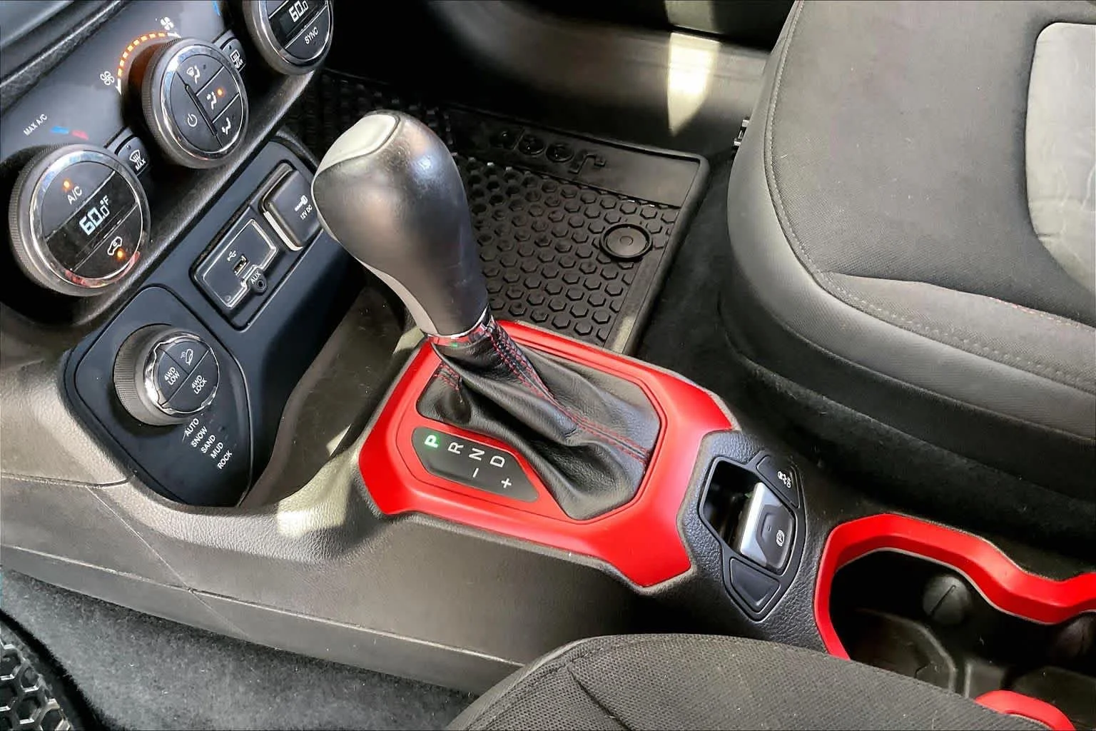 Used 2016 Granite Crystal Metallic Clearcoat Jeep Trailhawk image 17
