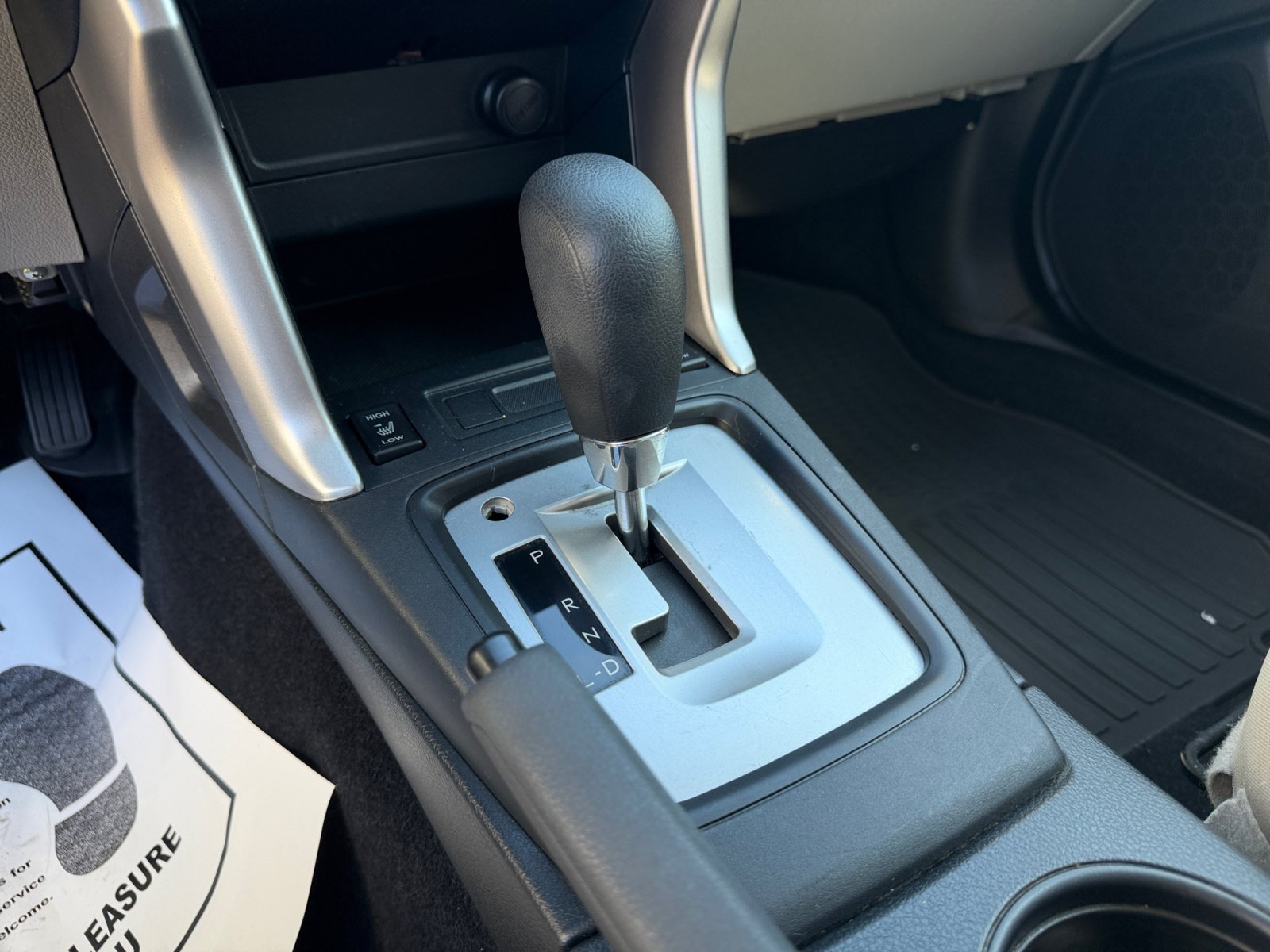 Used 2015 Satin White Pearl Subaru 2.5i Premium image 23