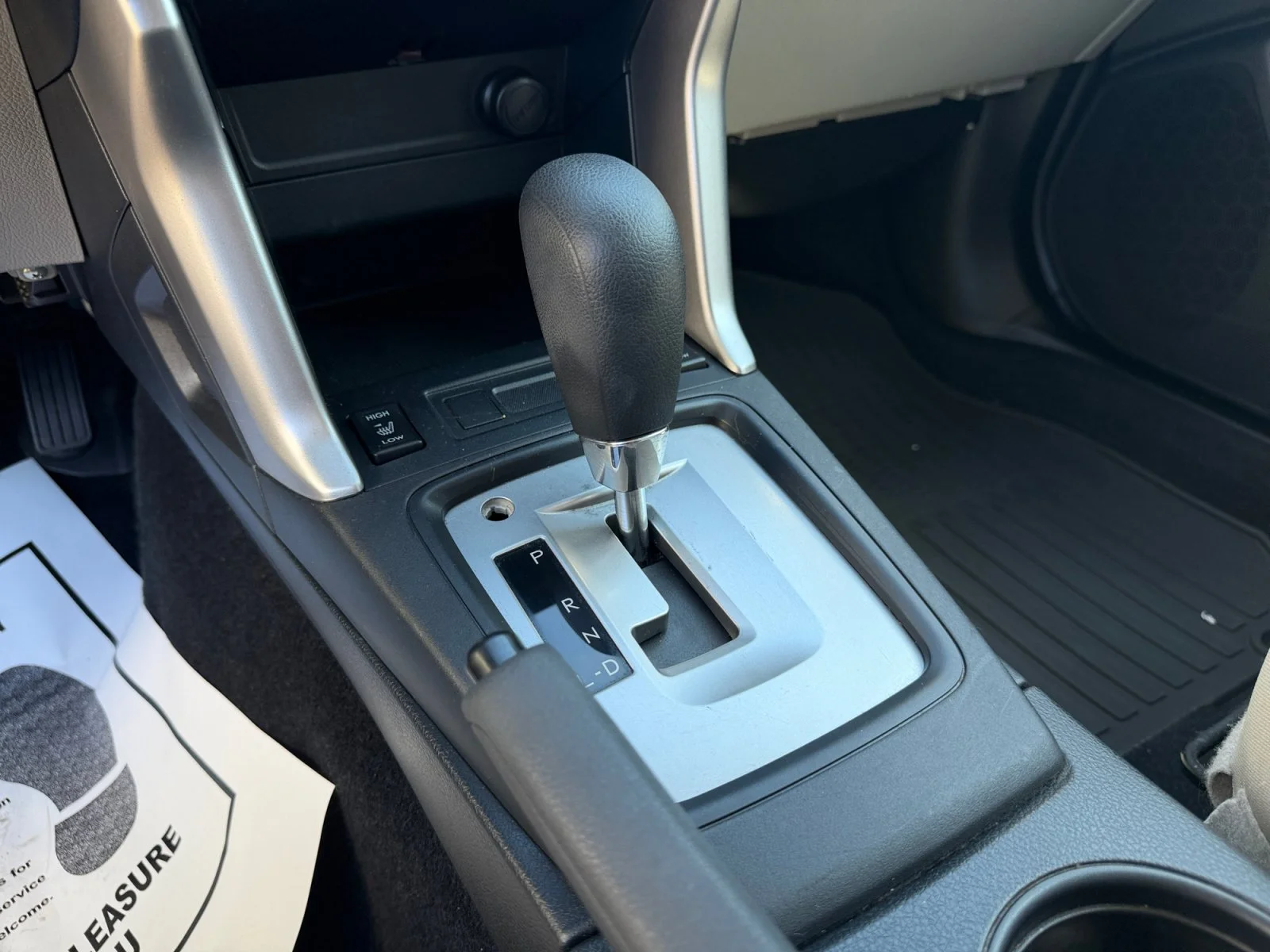 Used 2015 Satin White Pearl Subaru 2.5i Premium image 23