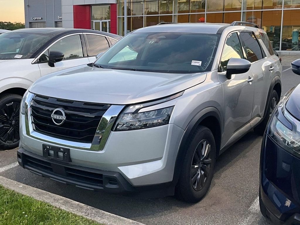 Certified Used 2025 Silver Nissan SV image 3