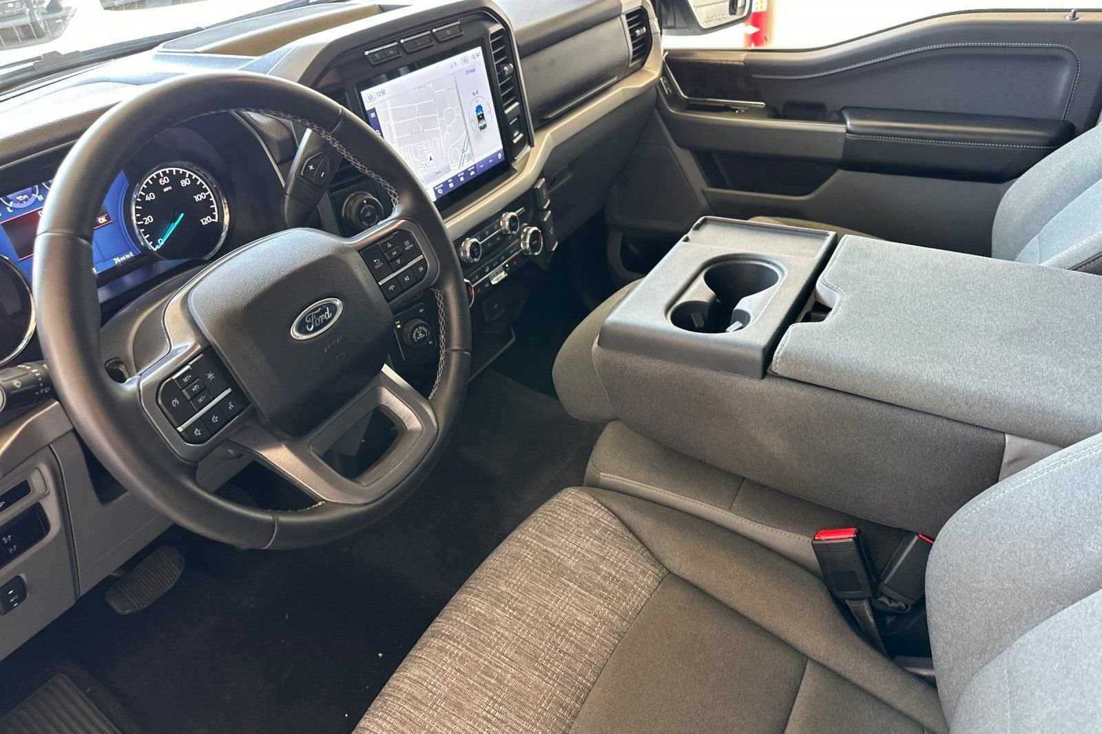 Used 2023 White Ford XLT image 10