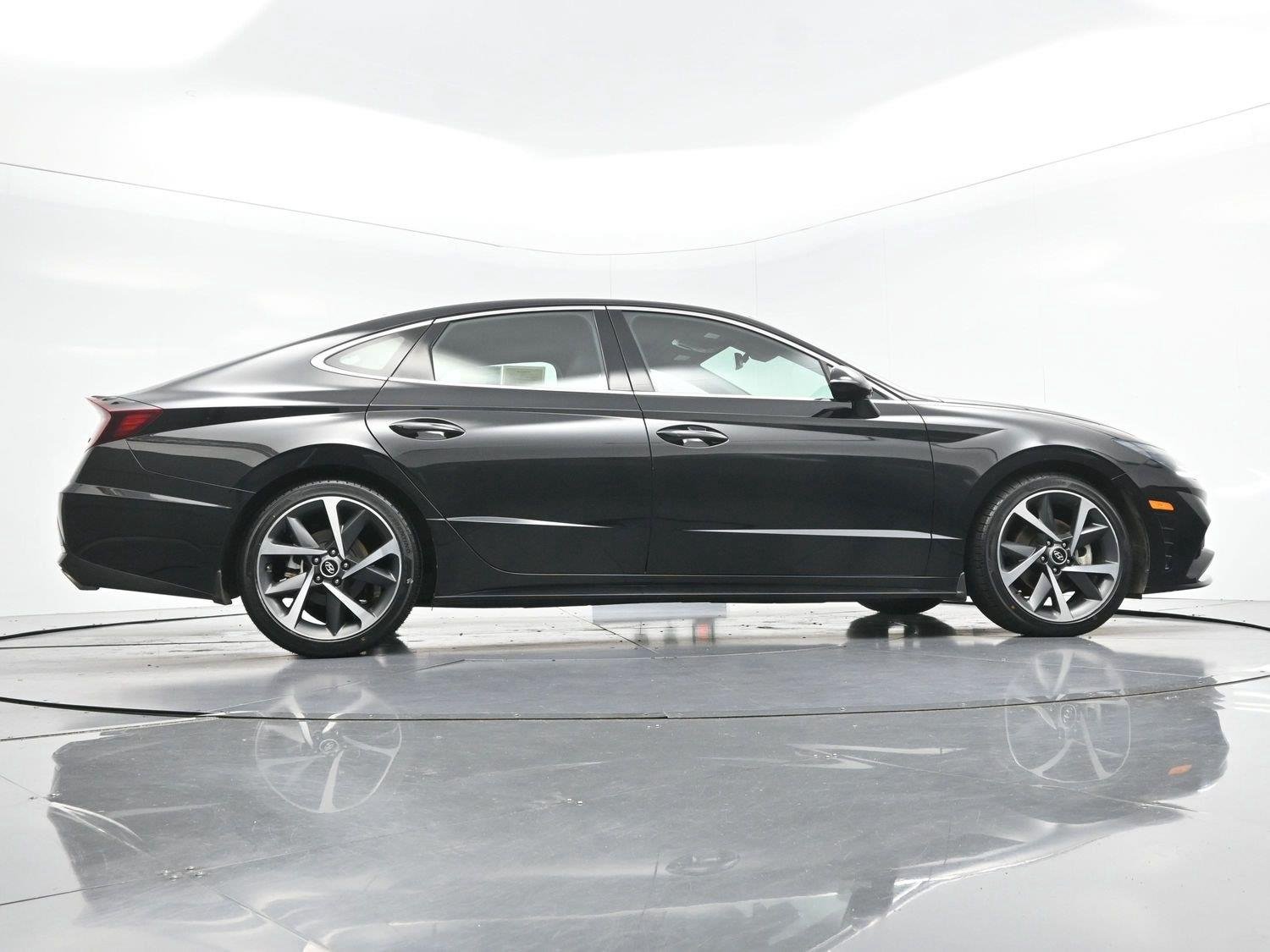 Used 2022 Phantom Black Hyundai SEL Plus image 52