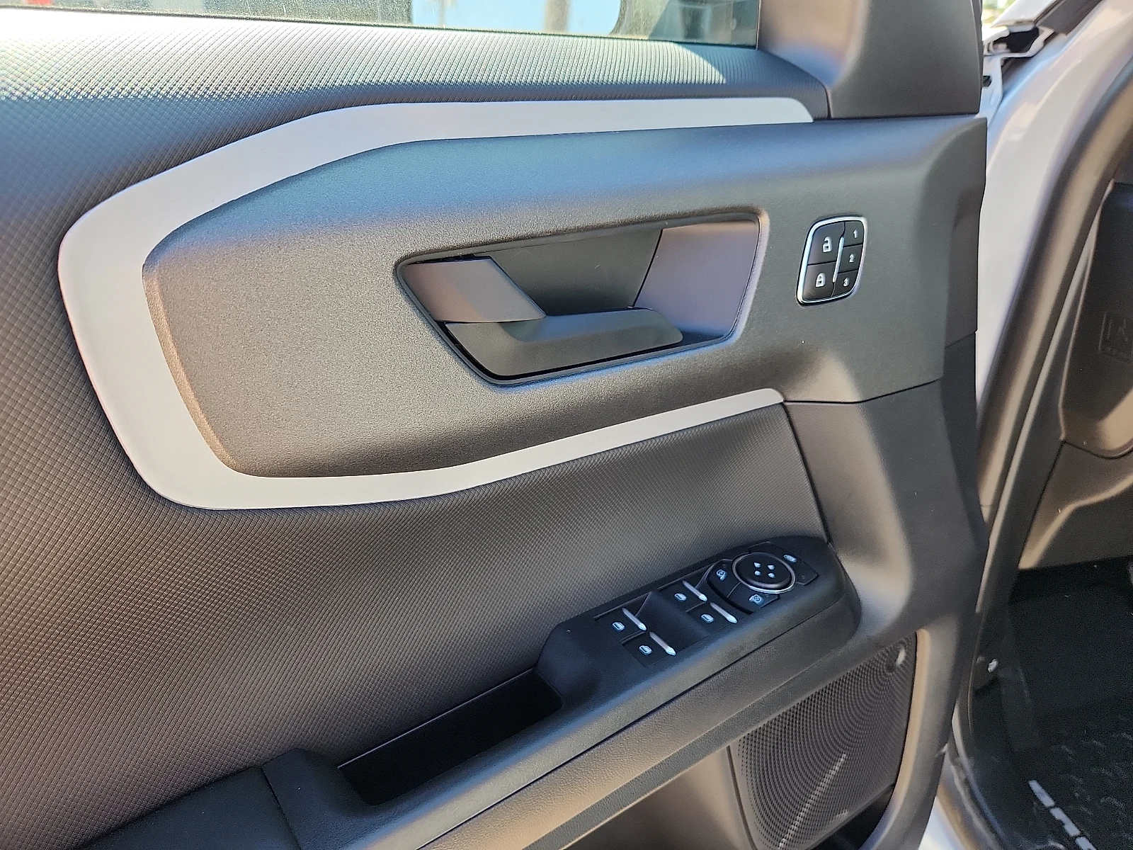 New 2026 Space White Metallic Ford Outer Banks® image 15
