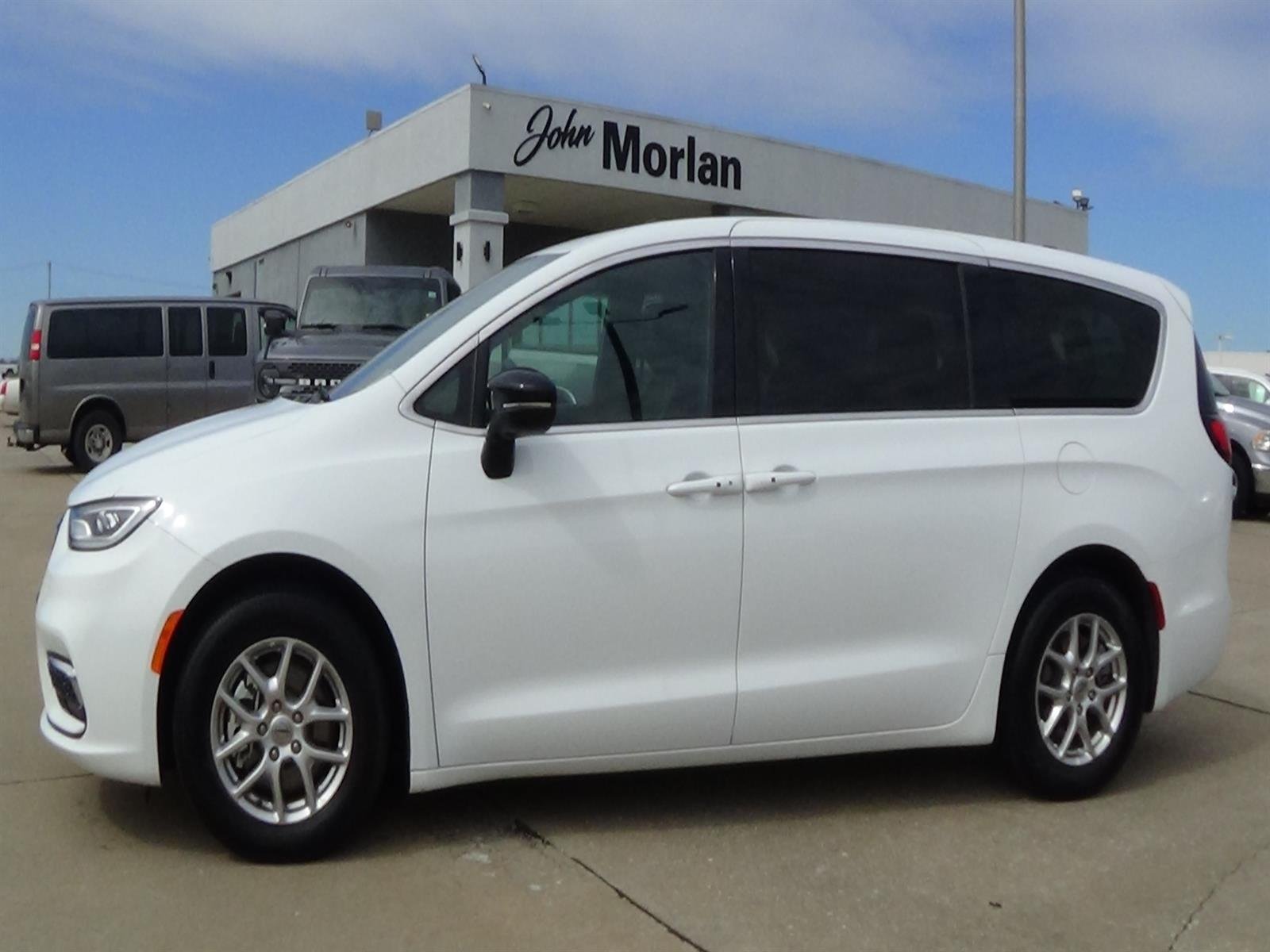 2025 Chrysler Pacifica