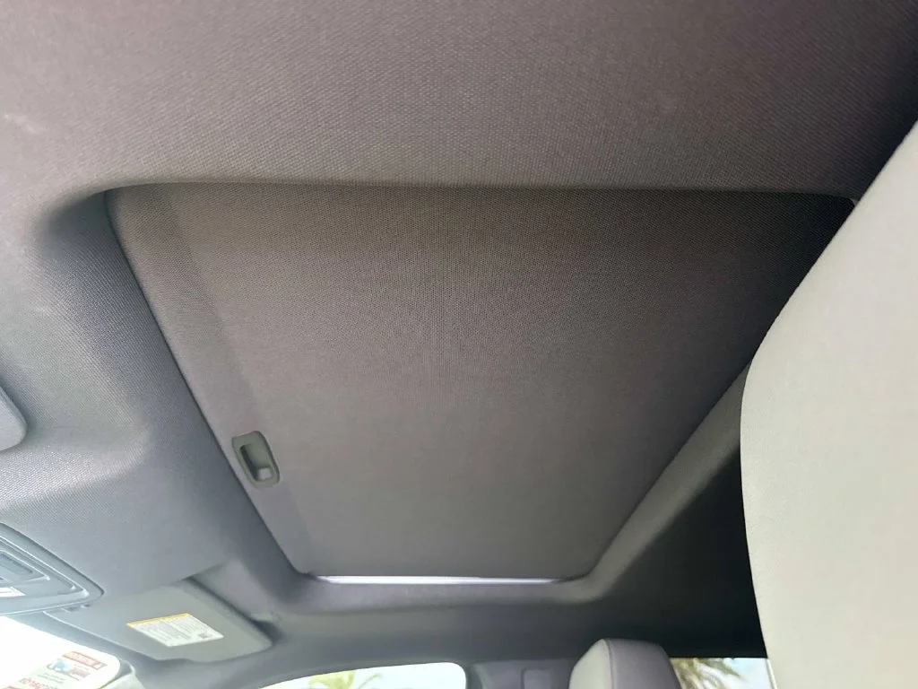 Used 2025 White GMC SLT image 32