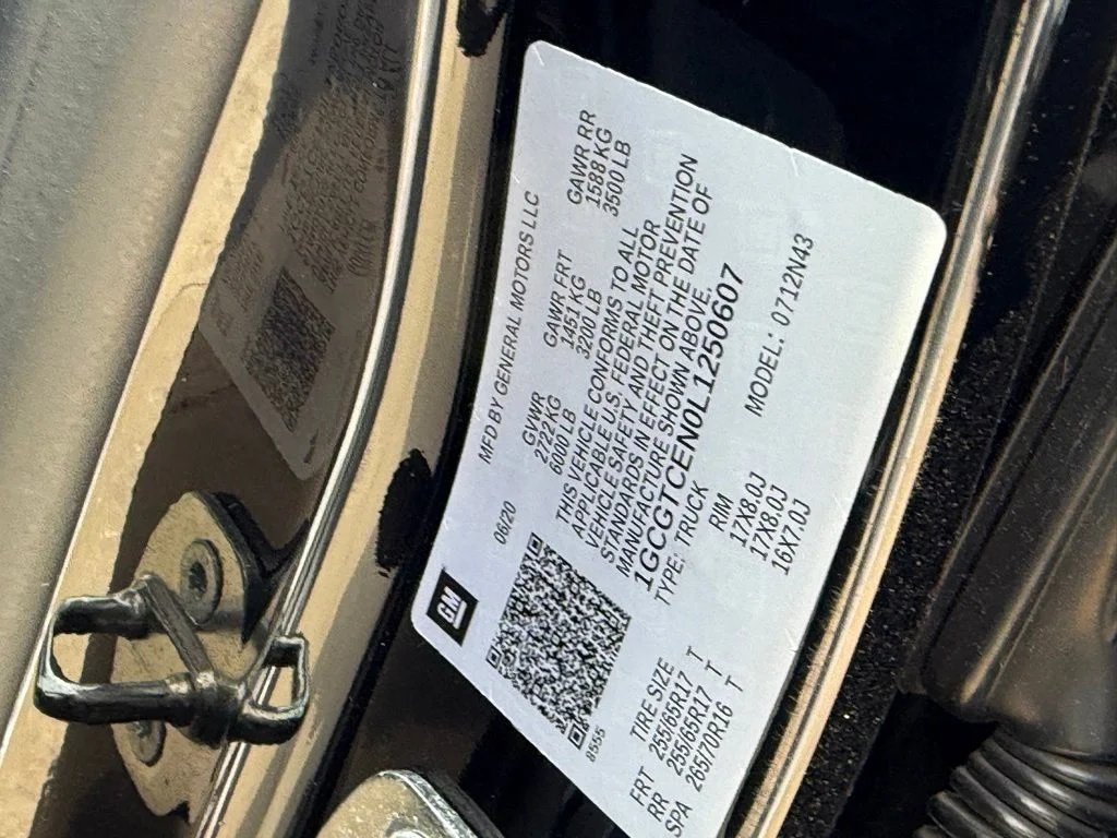 Used 2020 Black Chevrolet LT image 11