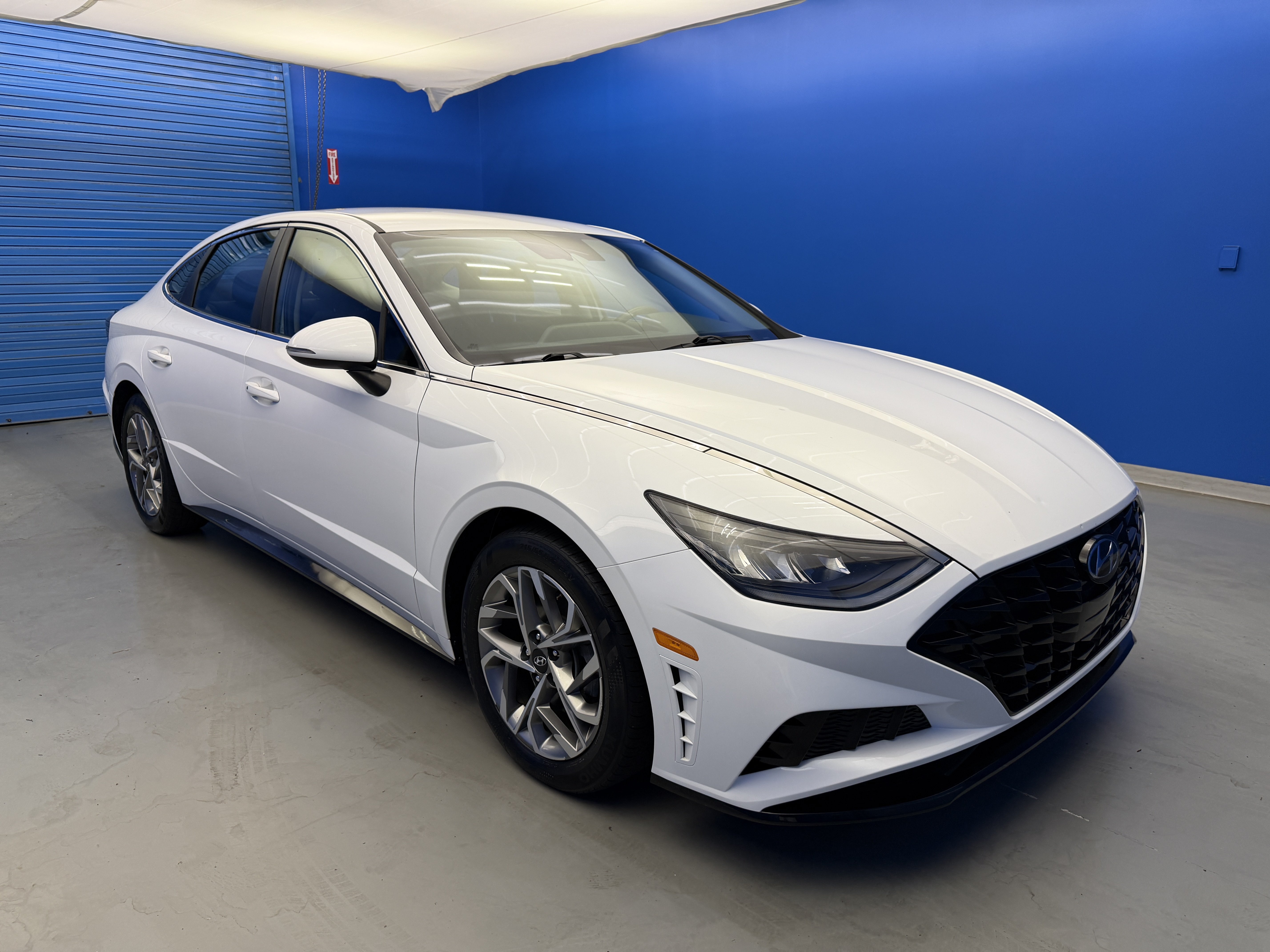 Used 2021 Quartz White Hyundai SEL image 2