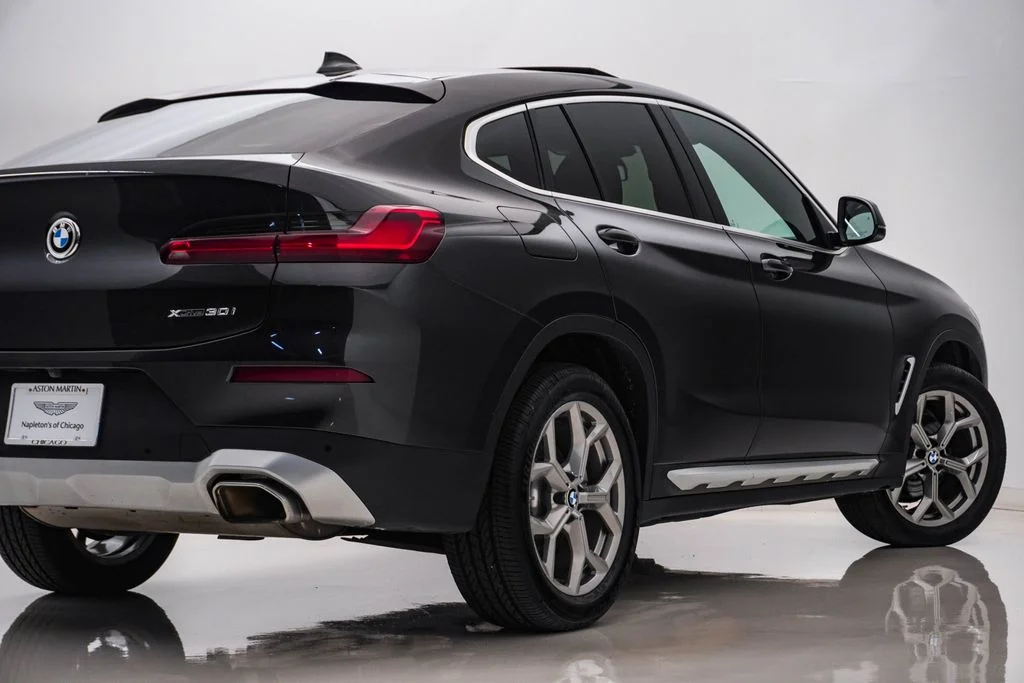 Used 2023 Dark Graphite BMW xDrive30i image 10