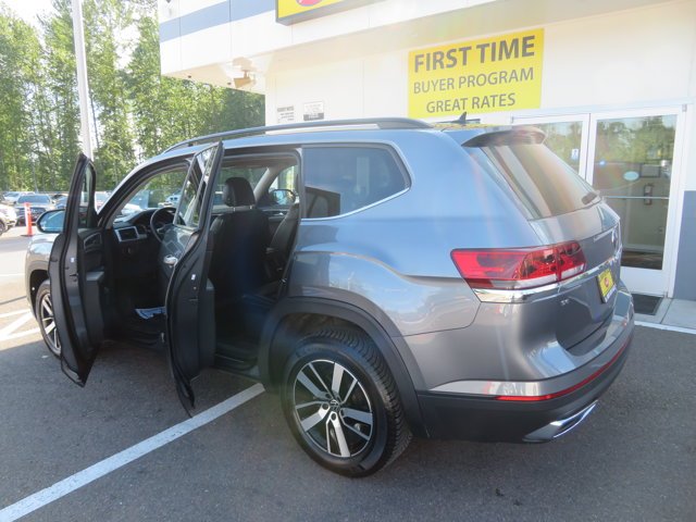Used 2021 Platinum Gray Metallic Volkswagen 2.0T SE image 16