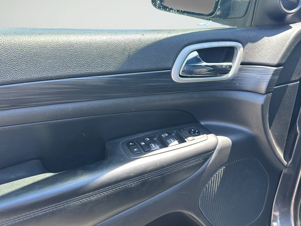 Used 2021 Gray Jeep Laredo X image 24