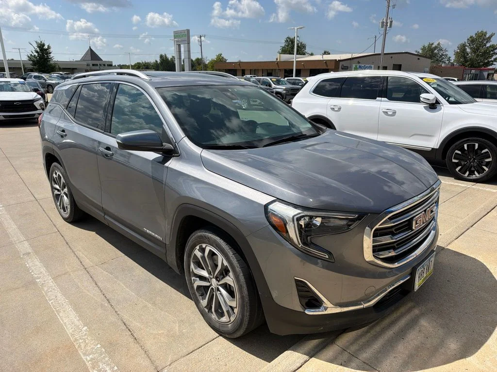 Used 2018 Gray GMC SLT image 4