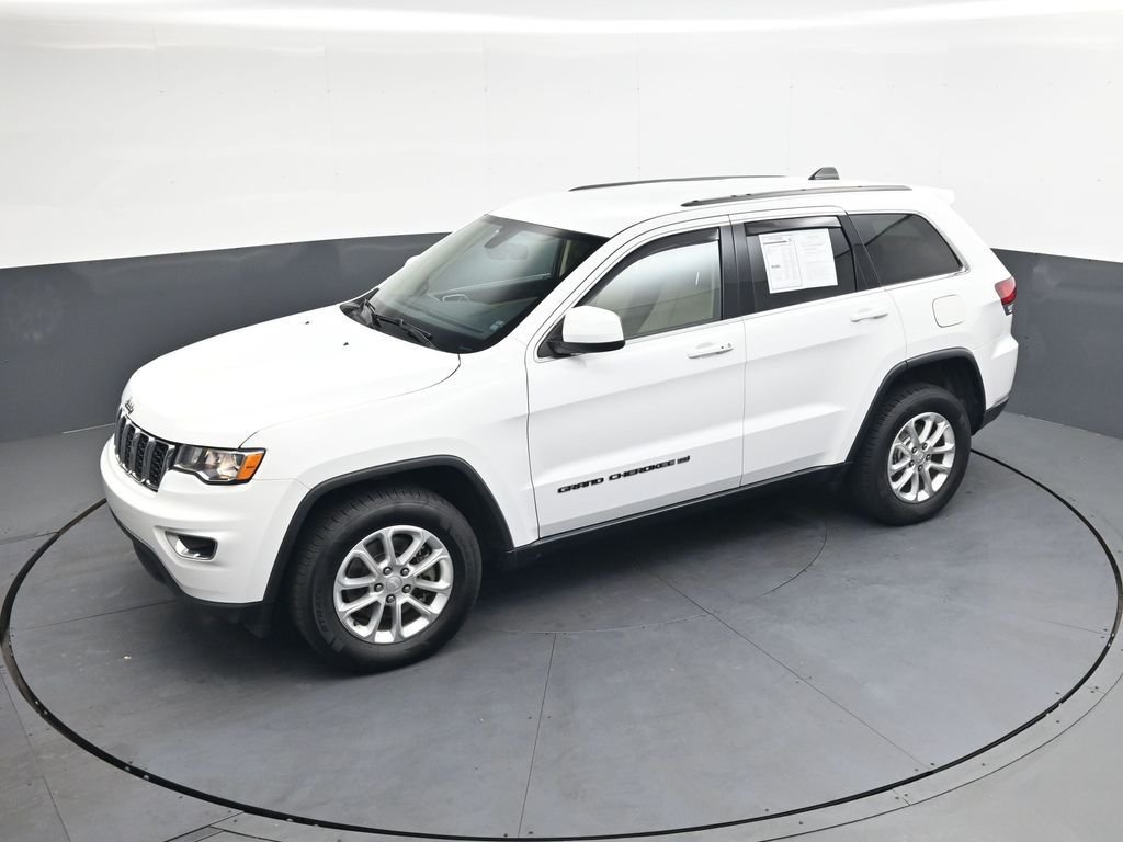 Used 2022 White Jeep Laredo E image 38